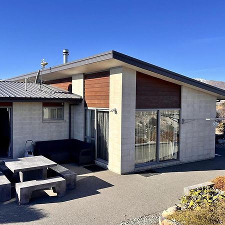 Hillcrest Lodge A - Лейк Текапо Екстериор снимка
