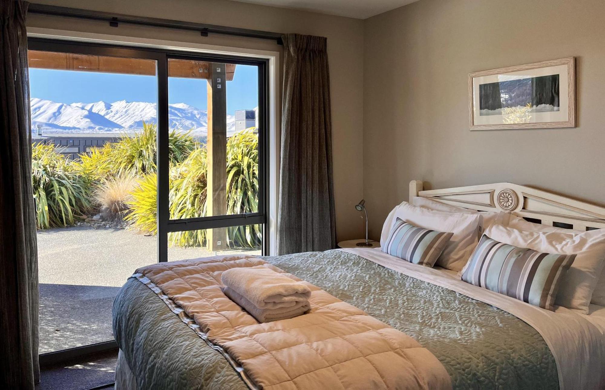 Hillcrest Lodge A - Лейк Текапо Екстериор снимка